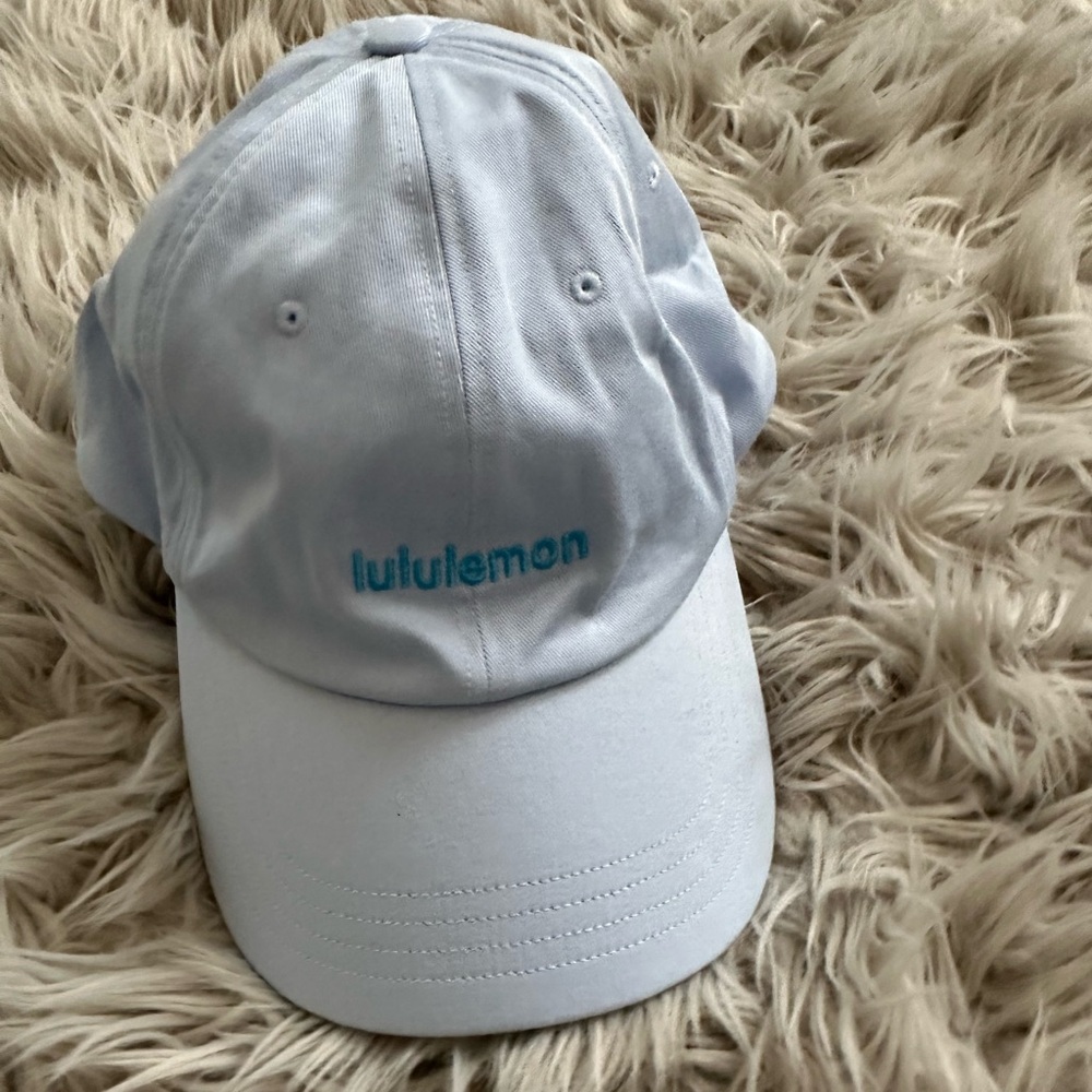 Lululemon cap in windmill/kayak blue